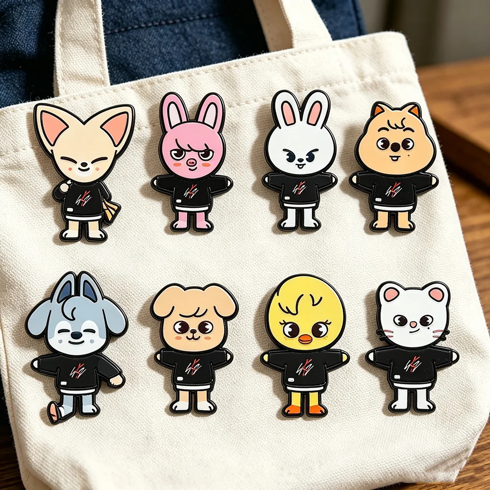Enamel Pin Set - 8個入り K-POP風の漫画キャラクターのブローチ、動物モチーフのエナメルピンセット。コレクションアイテムとしても、バッグやバックパックの装飾としても使える。ファンへの誕生日プレゼントに最適。
