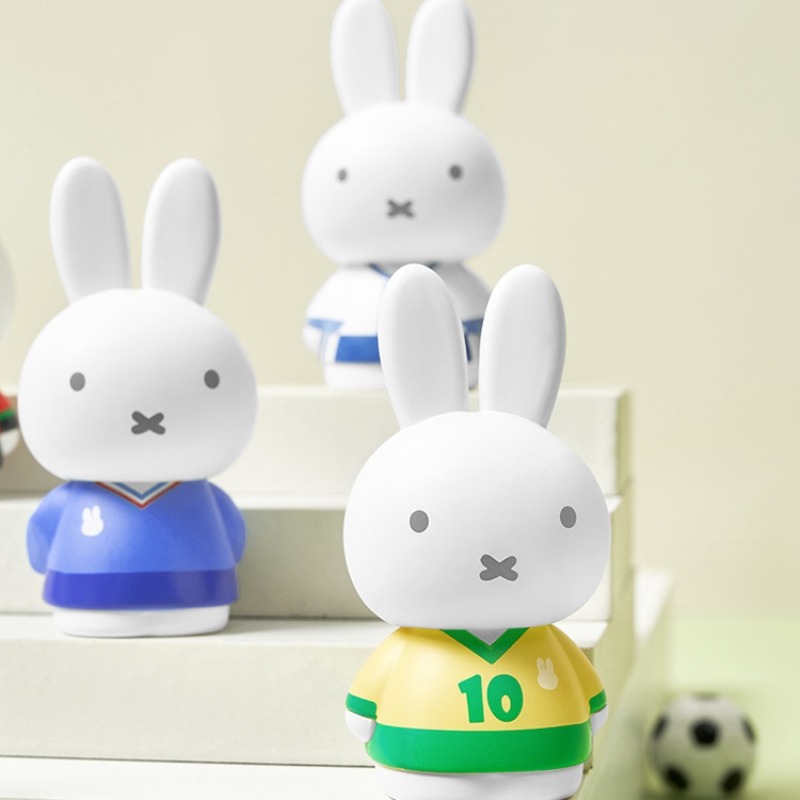 ミッフィー公式スポーツコレクション フットボールグッズ ブラ - Anime Merchandise Box Set のレビューと価格